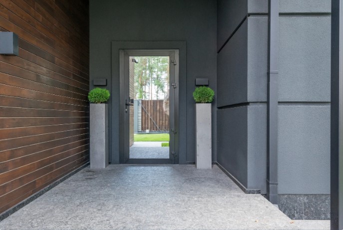 на что обратить внимание при выборе двери в подъезд