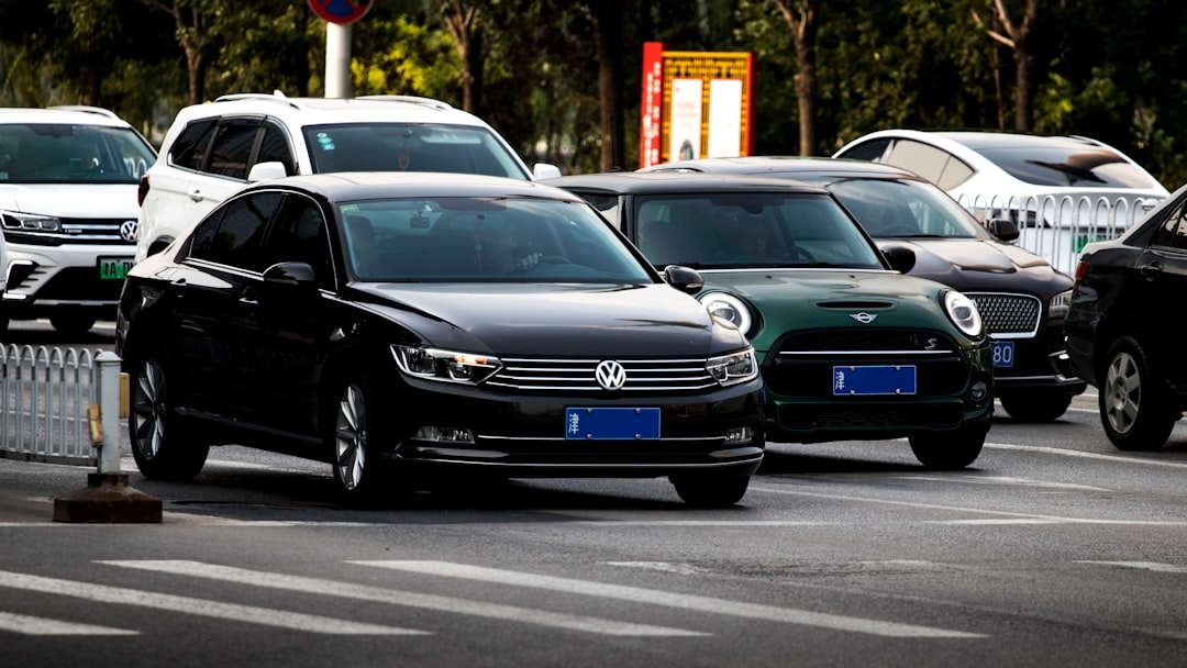 Сравнение: что лучше — новый китайский седан или подержанный европейский автомобиль